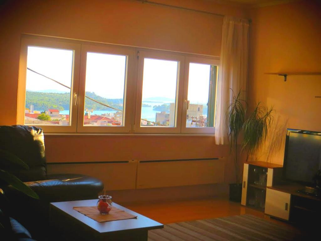 Apartment Simaris - Spacious With Terrace And Sea View Sibenik Exterior photo